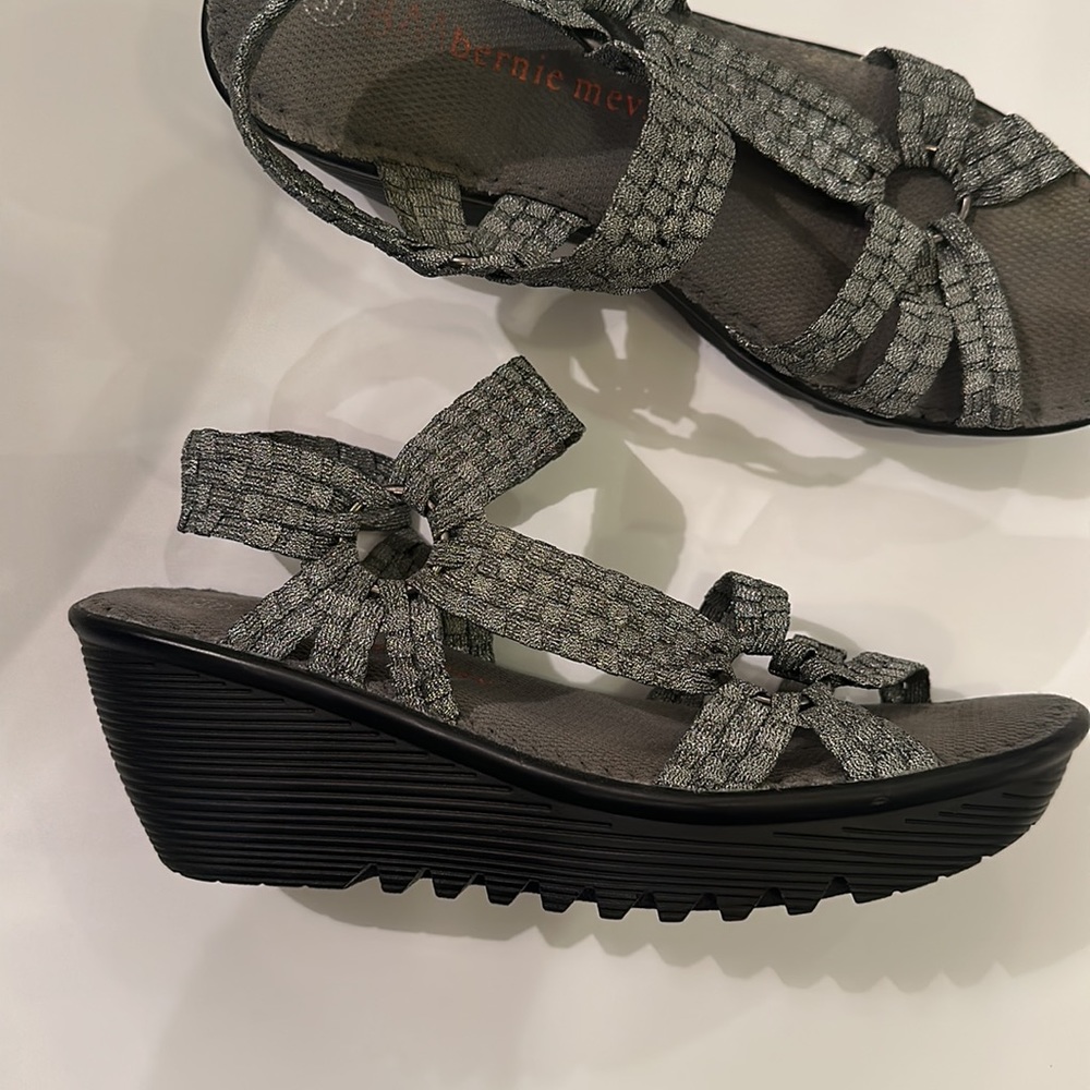 Bernie Mev size 37 sandals. - Picture 5 of 7
